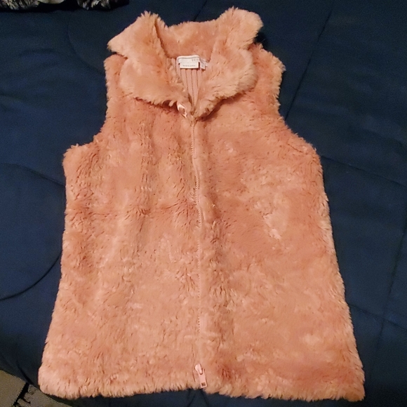 To the Max Jackets & Blazers - To The MAX faux fur coral color jacket vest sz S